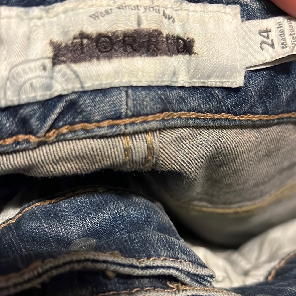 Torrid Ankle Skinny Jeans Distressed Hem - Picture 2 of 10